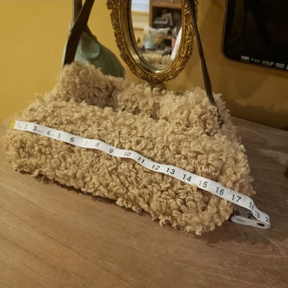 NEW! Cozy Beige Shearling Hobo Bag - Picture 9 of 11